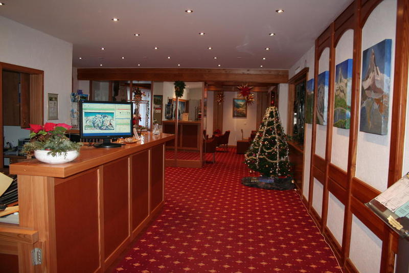 Alpine Budget Rooms By Taescherhof Zermatt Exterior photo