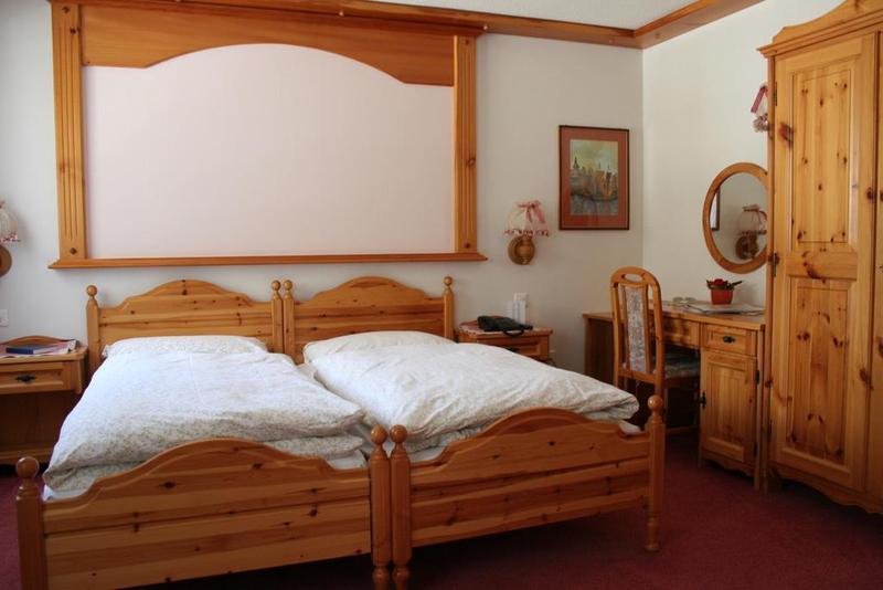 Alpine Budget Rooms By Taescherhof Zermatt Exterior photo