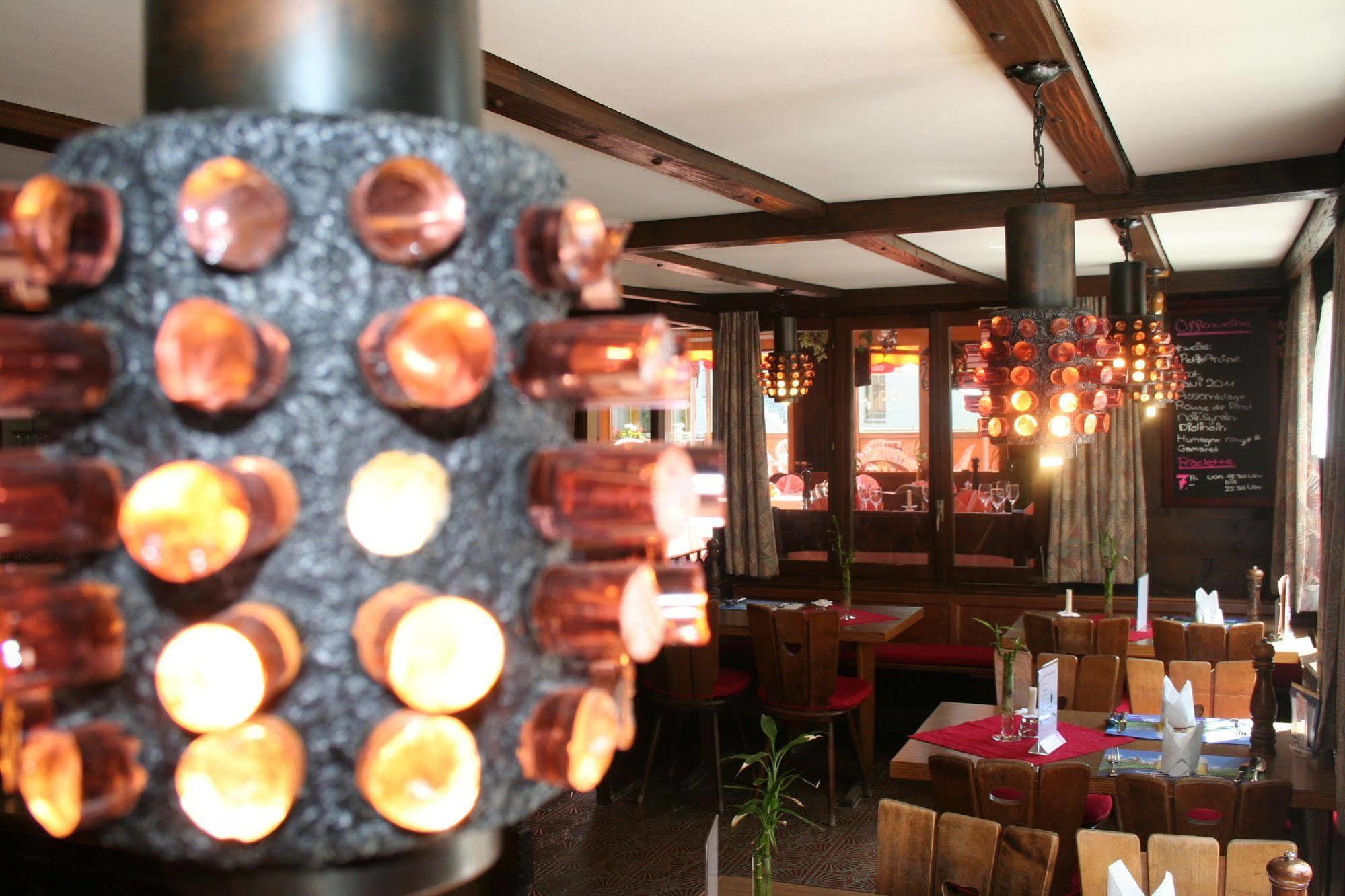 Alpine Budget Rooms By Taescherhof Zermatt Exterior photo