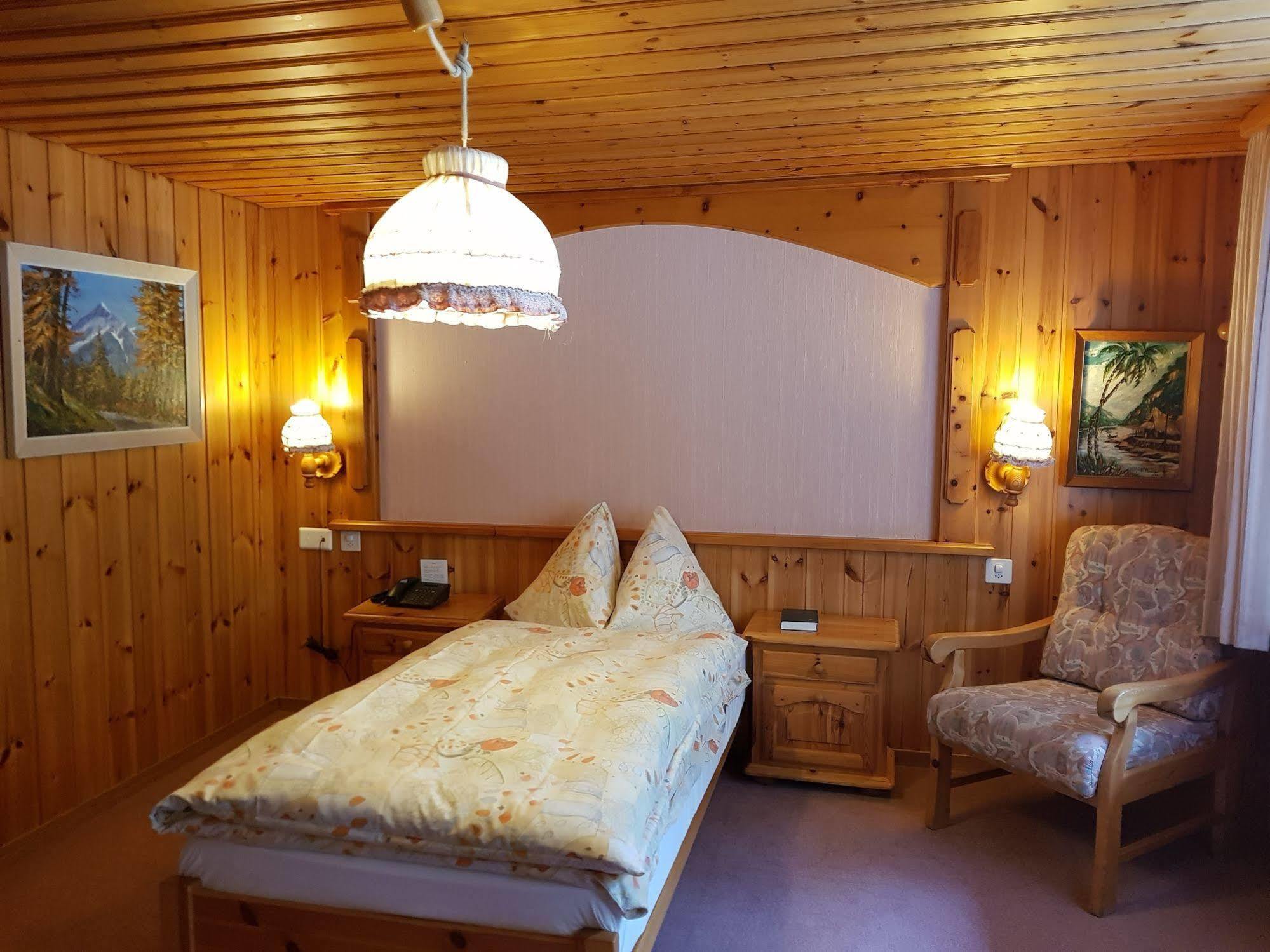 Alpine Budget Rooms By Taescherhof Zermatt Exterior photo