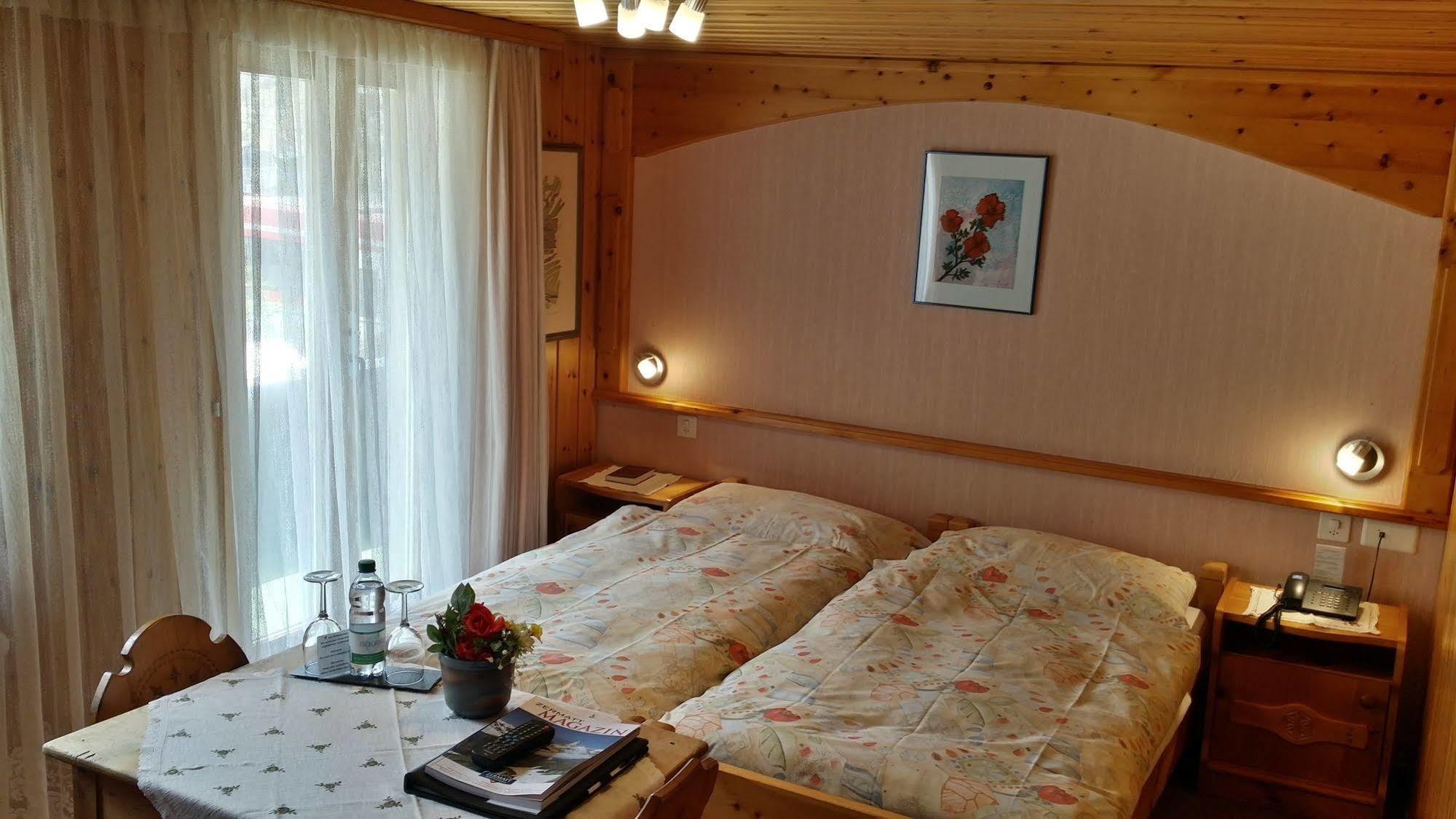 Alpine Budget Rooms By Taescherhof Zermatt Exterior photo