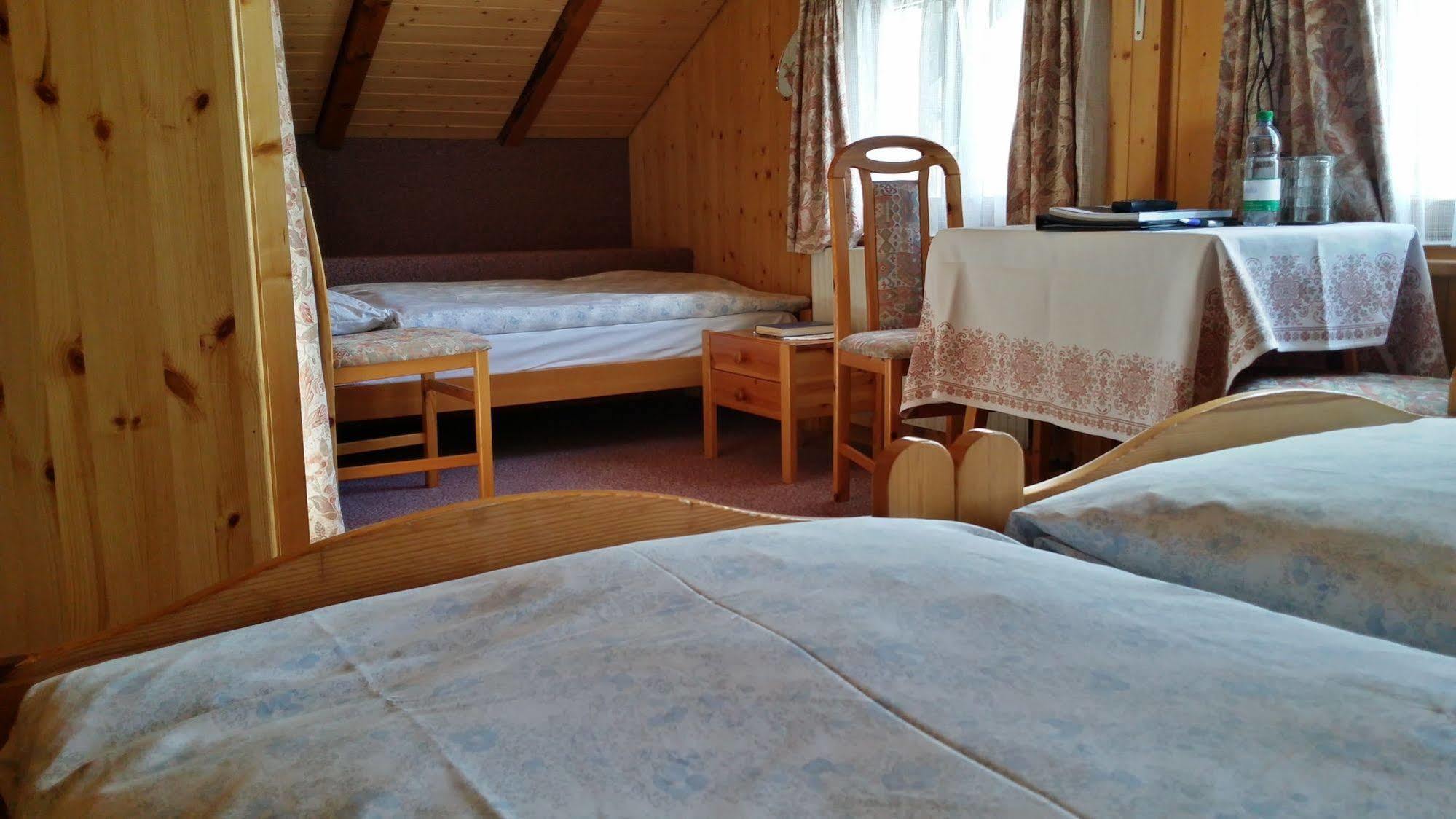 Alpine Budget Rooms By Taescherhof Zermatt Exterior photo
